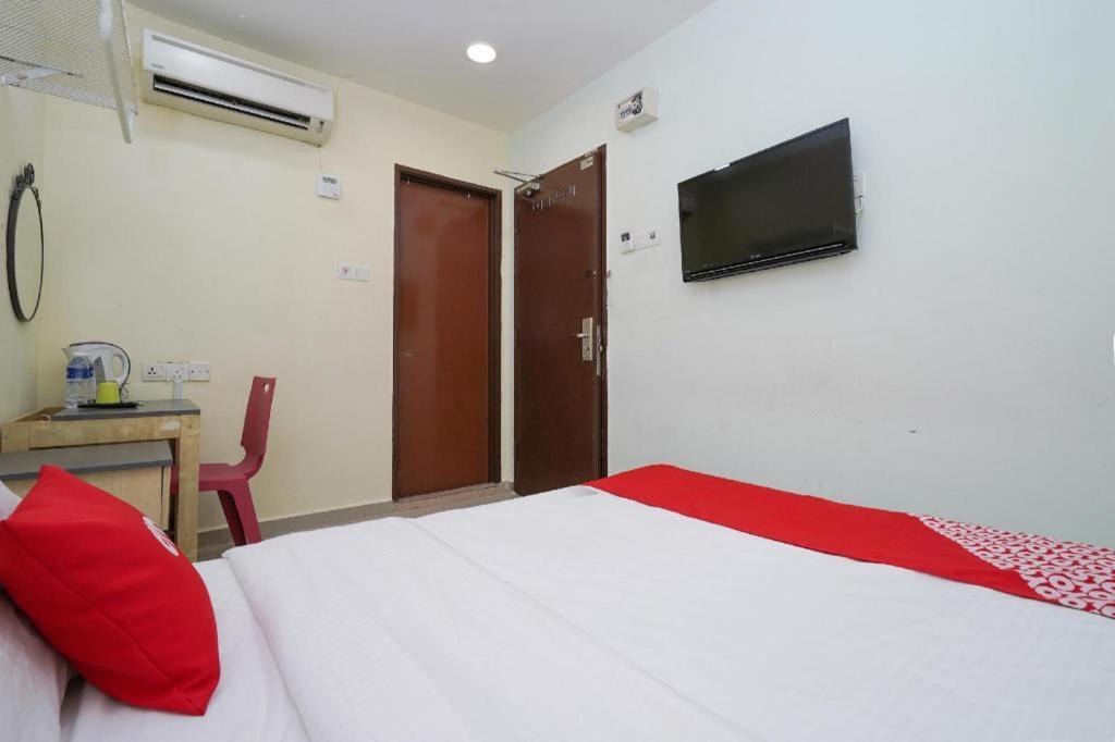 Oyo 89717 Budget Star Hotel 2*