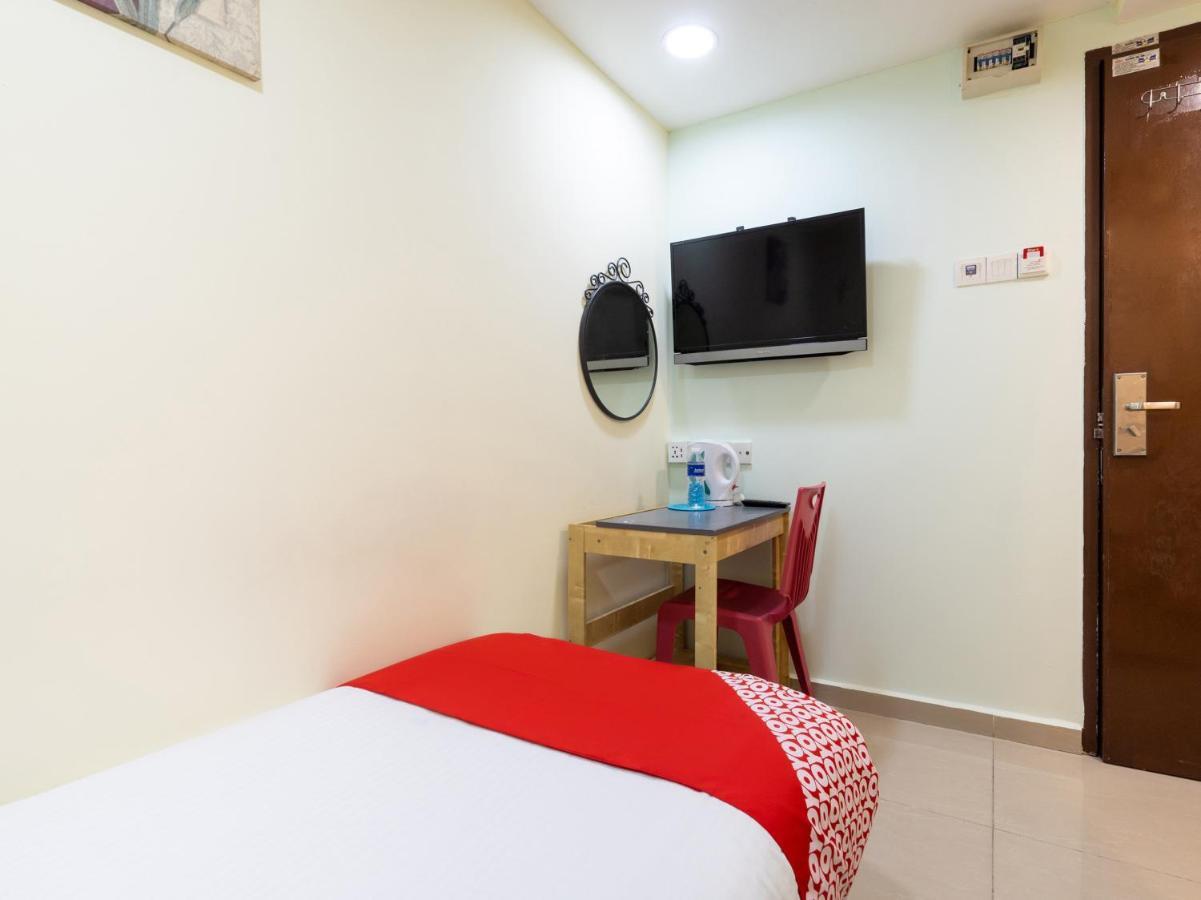 Oyo 89717 Budget Star Hotel 2*