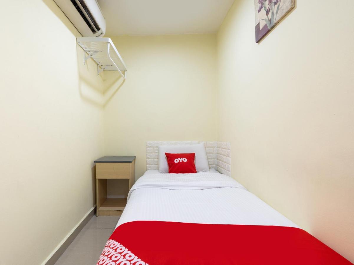 Oyo 89717 Budget Star Hotel