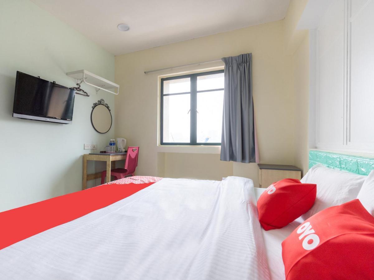 Oyo 89717 Budget Star Hotel
